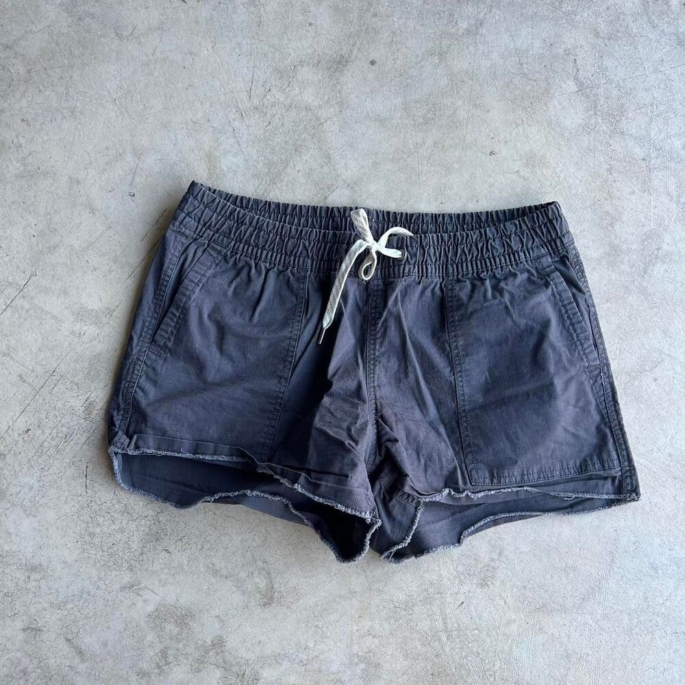 Vuori gorpcore shorts women’s size S Small y2k